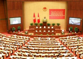 Hội nghị toàn quốc nghiên cứu, học tập, quán triệt Nghị quyết Trung ương 5, khoá XIII